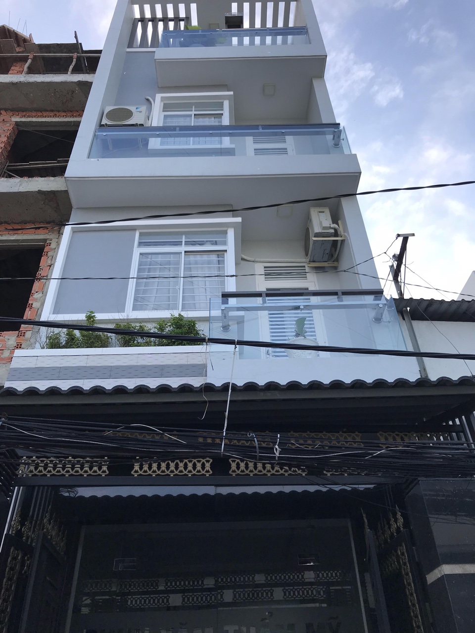 bán nhà mới 2 lầu 4mx13m giá 5.47 tỷ hẻm 1135 huỳnh tấn phát 