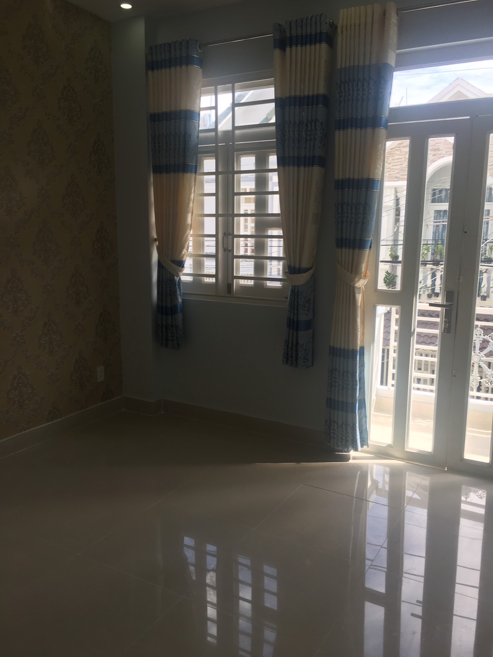 Bán nhà 1 lầu sổ chung 3.8mx5.5m giá 900 triệu